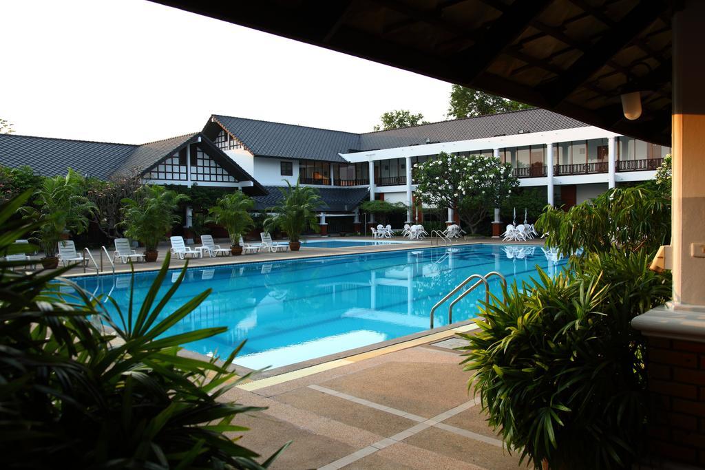 Korat Resort Hotel Nakhon Ratchasima Ngoại thất bức ảnh